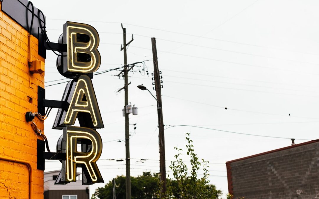 How Bar Crawls in San Diego Teach You Smart Safety Habits and Risk Management Skills While Enjoying Nightlife With Friends